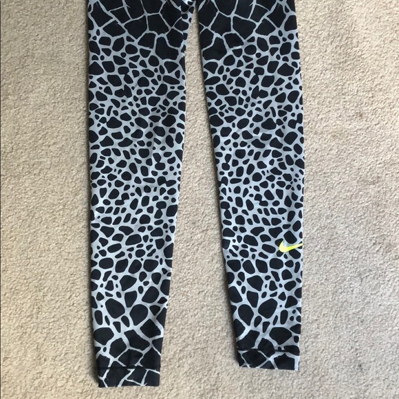 Nike Pro leggings full length! Excellent condition! - Picture 2 of 4